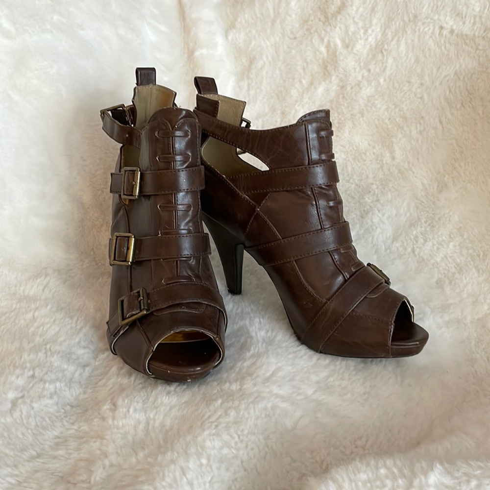 Great condition brown peep toe shoes with side buckles - size 9.5
